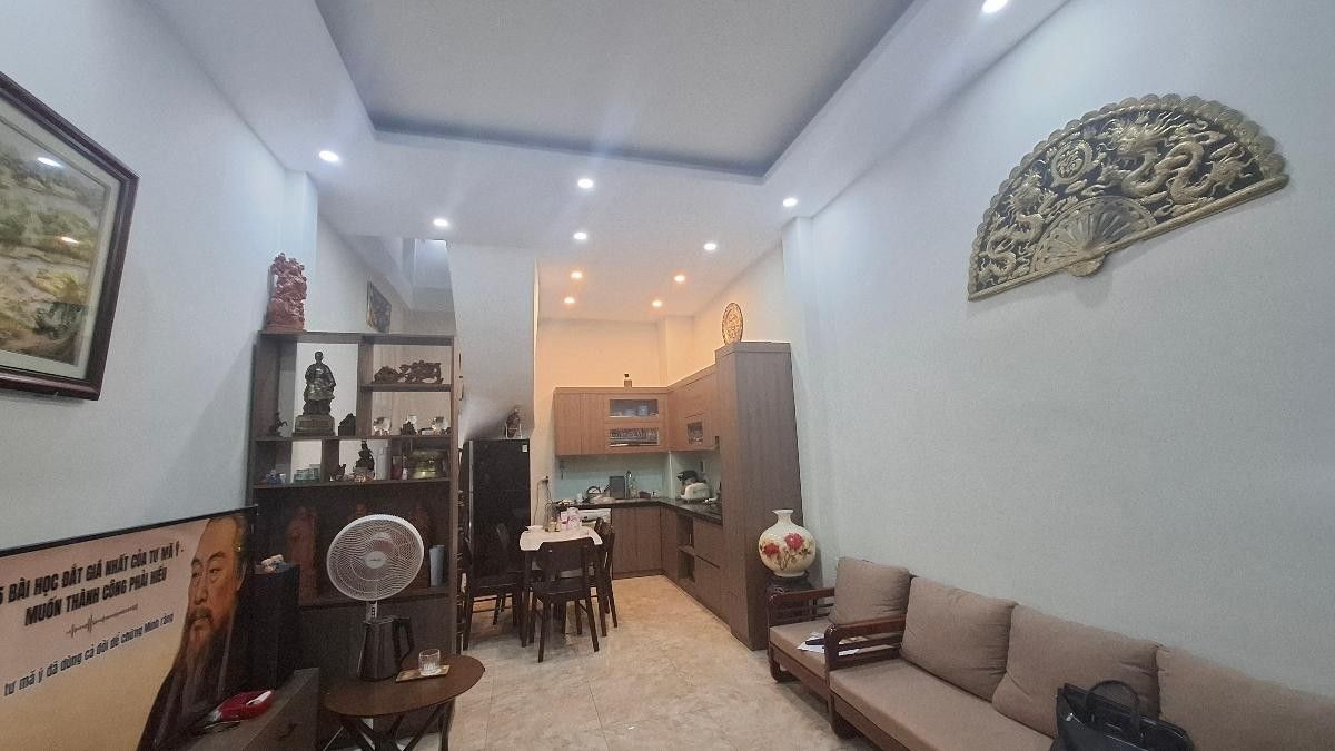 Bán Nhà Thái Hà. Đống Đa. Ô Tô. DT 33m2. MT 3.9m. 4 Tầng. Giá 14.9 Tỷ