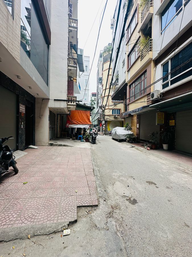 Bán Nhà Đường Láng. Đống Đa. 8 Tầng Thang Máy. Ô Tô. DT 74m2. MT 5.5m. Giá 31.3 Tỷ