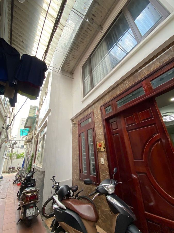 BÁN NHÀ RIÊNG Phố Nguyễn Văn Linh-Thạch Bàn 52m2 X 6 Tầng 7.8 tỷ Long Biên Hà Nội.