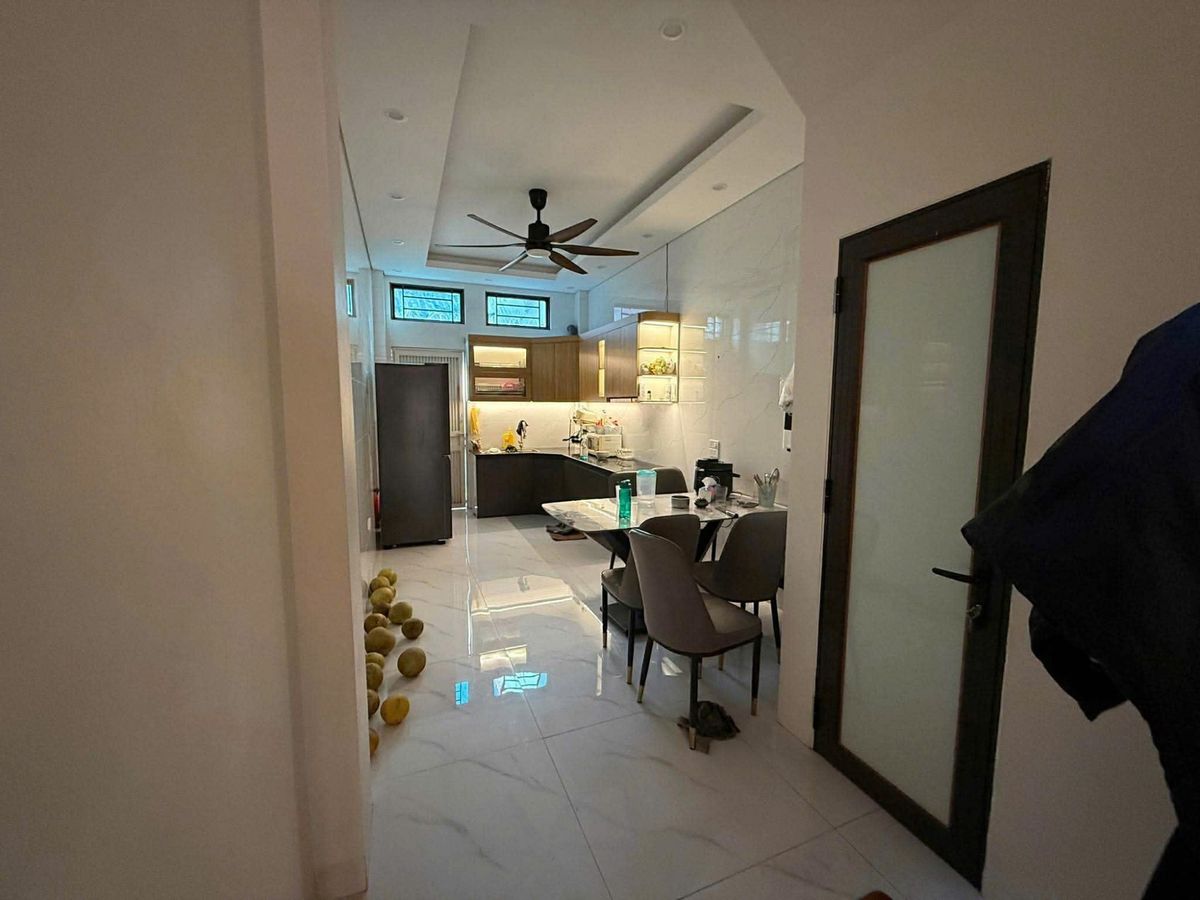 NHÀ ĐẸP FULL NỘI THẤT Vũ Xuân Thiều 49m2 X 4 Tầng 9.3 Tỷ Long Biên Hà Nội.