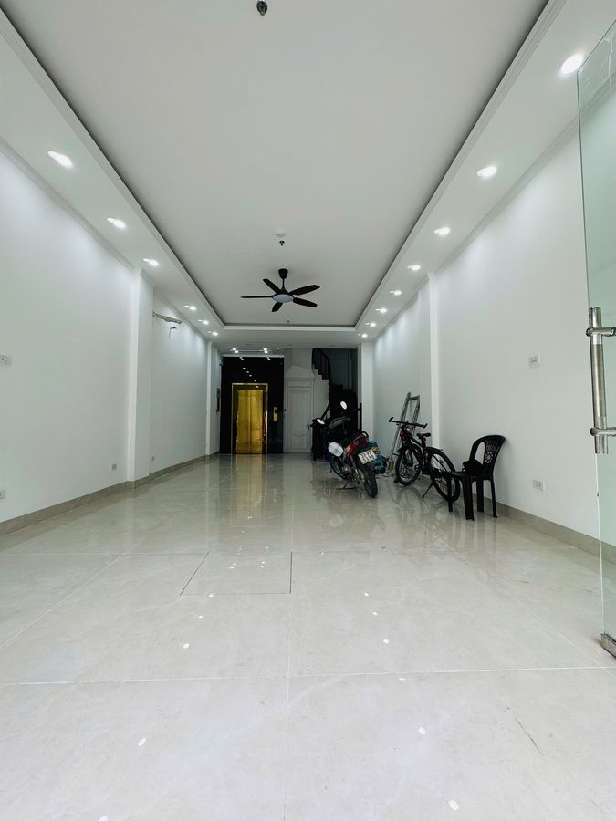 Bán nhà mặt phố Hồ Tùng Mậu 65m² – 8 tầng thang máy – đối diện ĐH Thương Mại – 39 tỷ