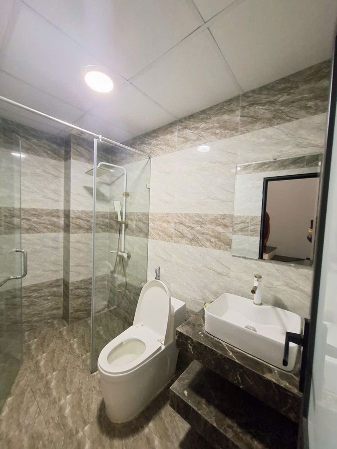 Nhà mới fun nội thất, khách mua về ở luôn , Nhà mặt ngõ thông , lô góc, Kinh doanh , khu vực tiềm năng cao , giao thông đi lại thuận tiện …