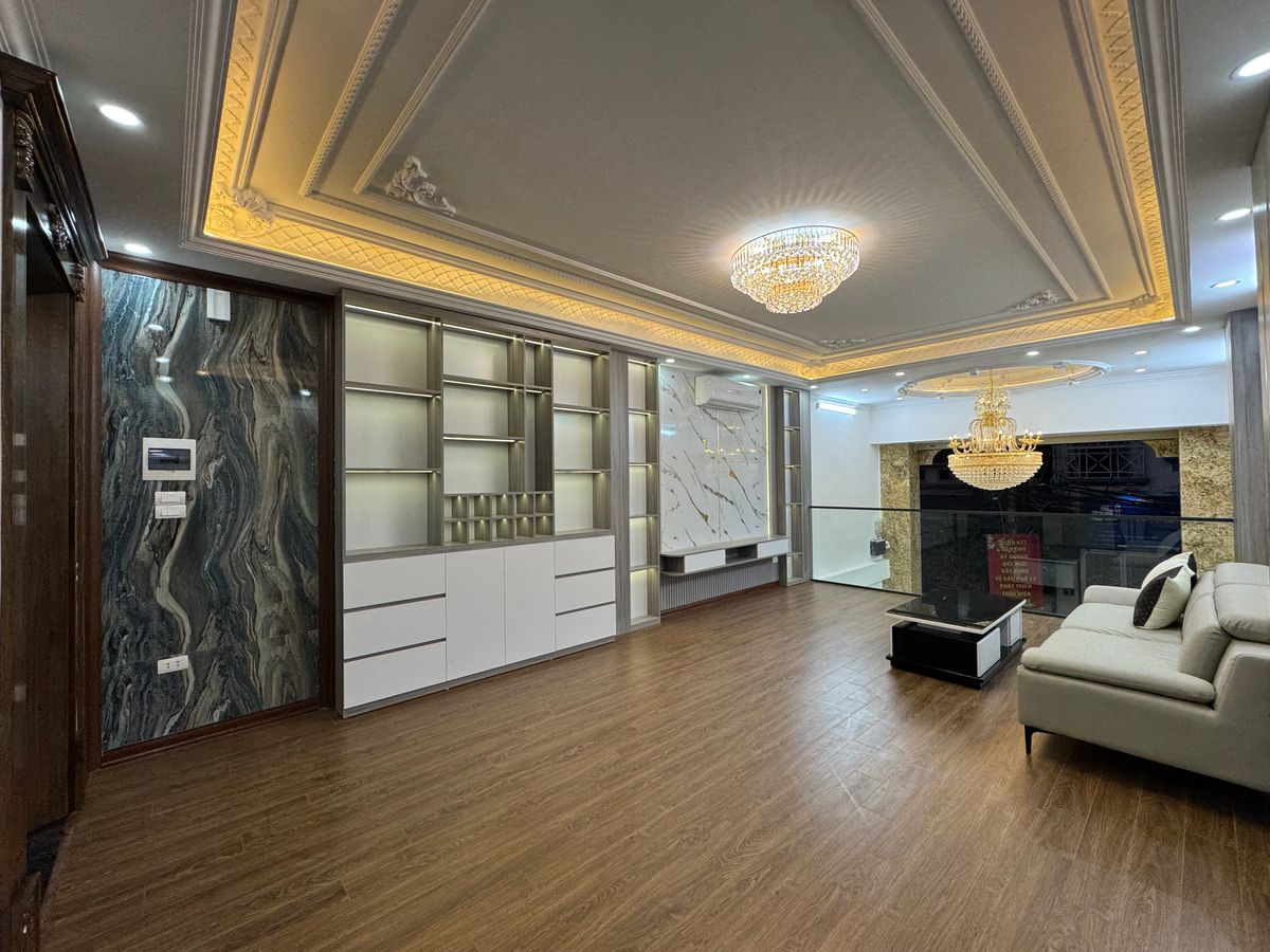 Bán Nhà Phố Vương Thừa Vũ 51m x 7 Tầng MT 4.2m Thang Máy K/D Giá 26.5 Tỷ