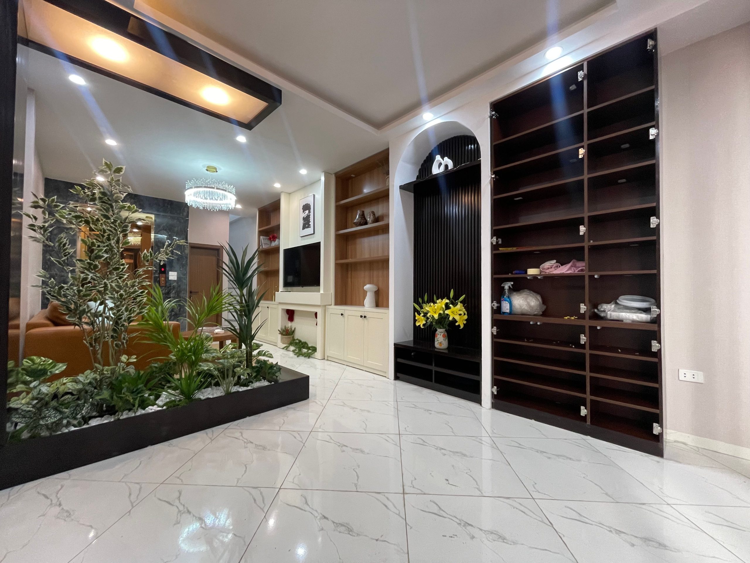 Nhà xinh Nguyễn Văn Linh 6 tầng thang máy full nội thất cao cách 20m ra đường ô tô tránh