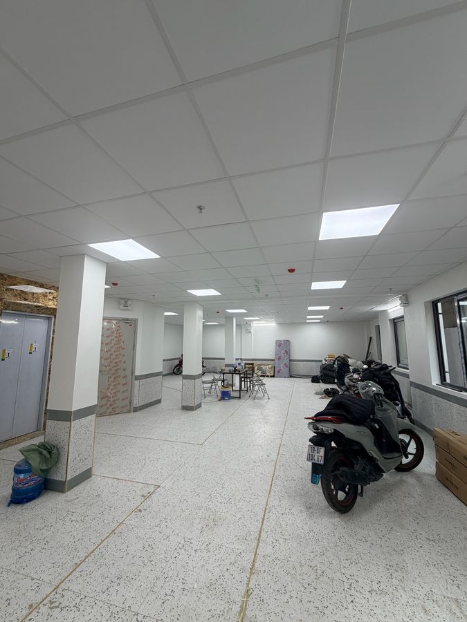 TÒA NHÀ 8 TẦNG, THANG MÁY, TRUNG KÍNH, CẦU GIẤY, Ô TÔ TRÁNH, KINH DOANH, 78m2, MT 7,2m, GIÁ 38,5 TỶ