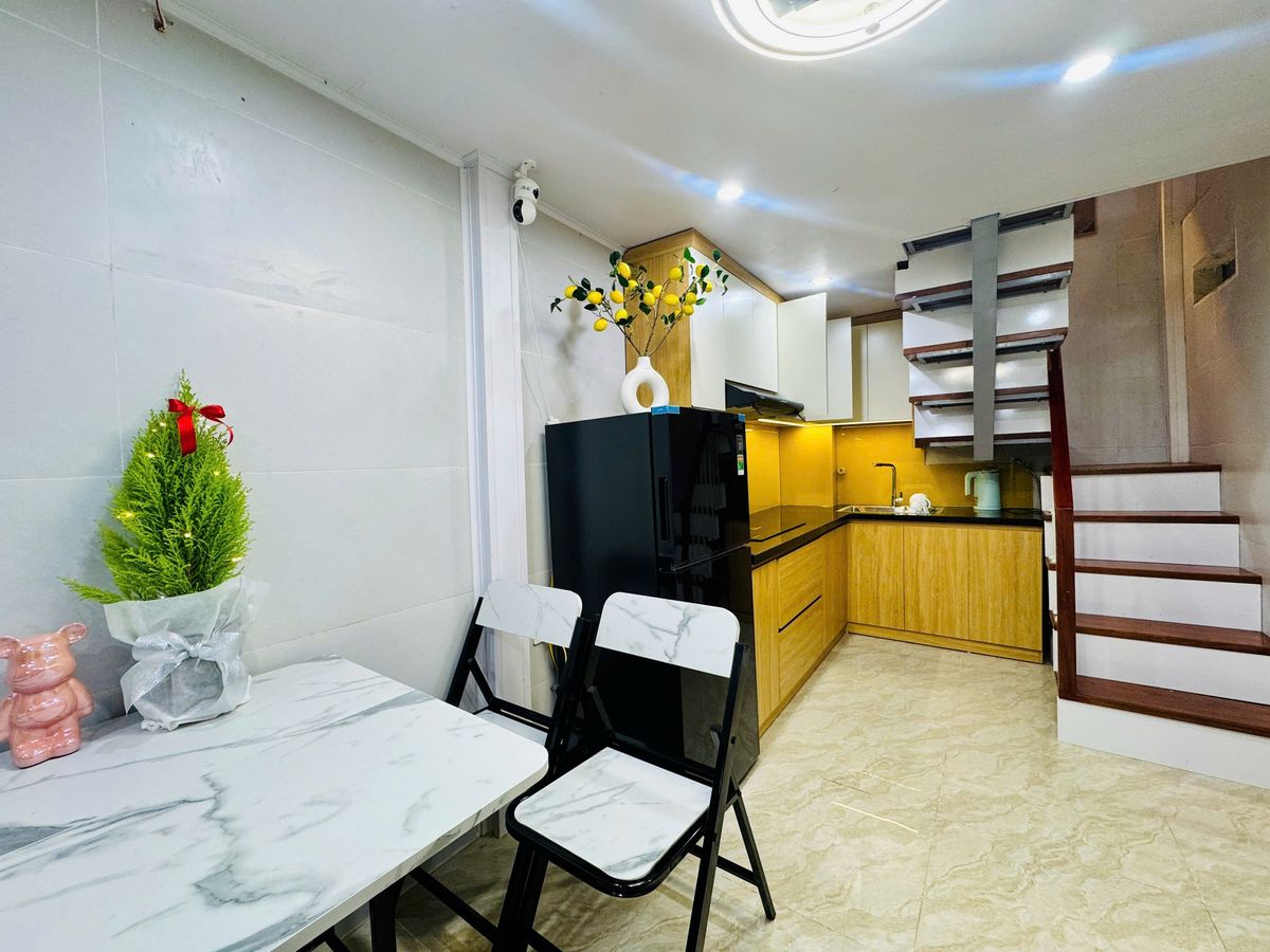 Bán Nhà Ngõ Quỳnh 20m2. 3 tầng. mặt tiền 3.5m. giá đẹp 3.96 tỷ Hai Bà Trưng Hà Nội