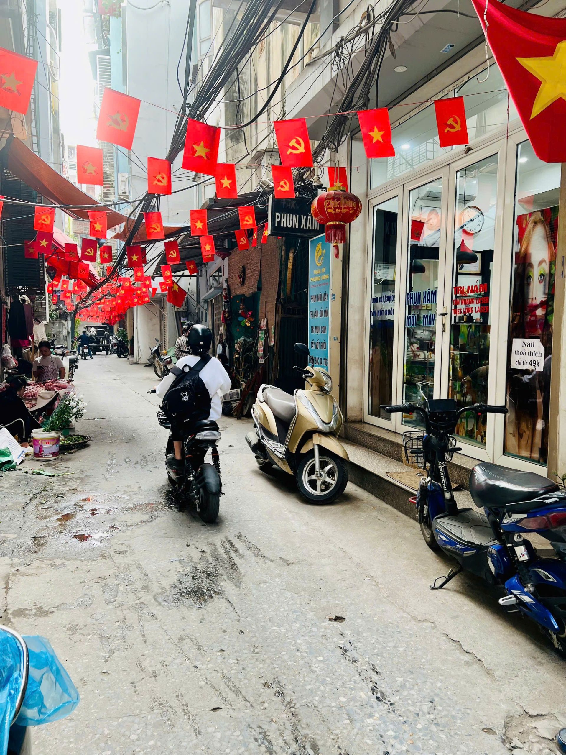 Bán Nhà Văn Hương 45m2. 4 tầng. mặt tiền 3.3m. giá 12 tỷ Đống Đa Hà Nội