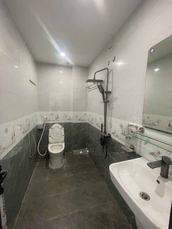 Khu vực đông sinh viên, có thể cho thuê tạo dòng tiền đều đặn.