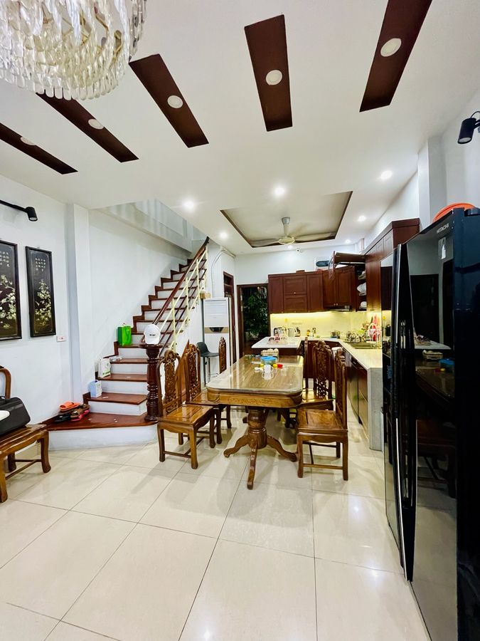 Bán Nhà Phố Hoàng Văn Thái – Phân Lô Quân Đội – 86m² x 5T – MT 5.2m – Ô Tô Đỗ Cửa – 23 Tỷ