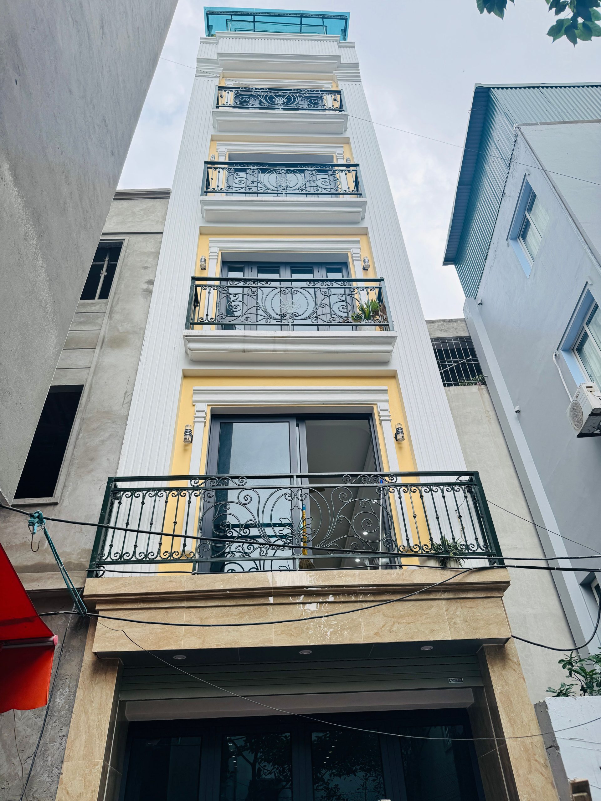 Nhà 7 tầng siêu nét ở Ngọc Thụy cực đẹp