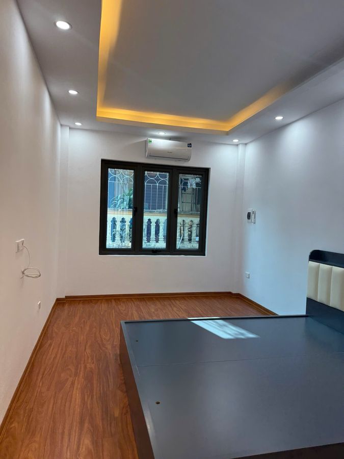 NGÕ NÔNG - GẦN PHỐ - CÓ CỔNG RIÊNG - AN NINH TỐT - Ở CÓ LỘC.