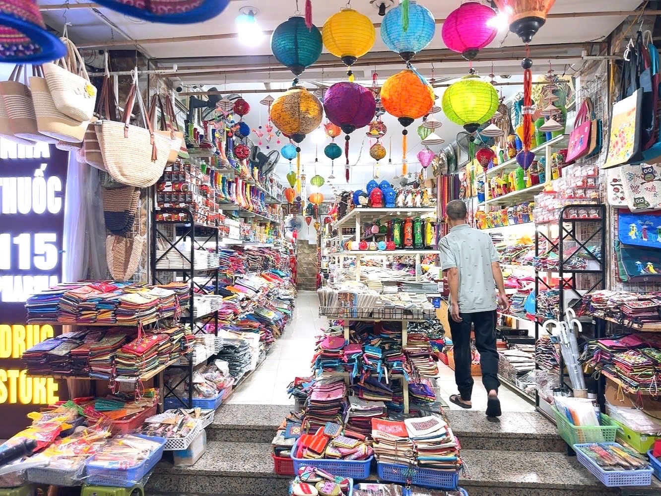 MẶT PHỐ QUẬN HOÀN KIẾM - VỊ TRÍ ĐẸP - KINH DOANH ĐỈNH CAO - VỈA HÈ - CHỦ THIỆN CHÍ