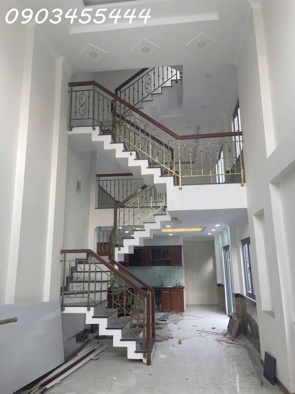 Nhà đẹp có sân vườn riêng, diện tích 62m2, 4 tầng, 13.5 tỷ, Hiệp Bình Chánh, Thủ Đức