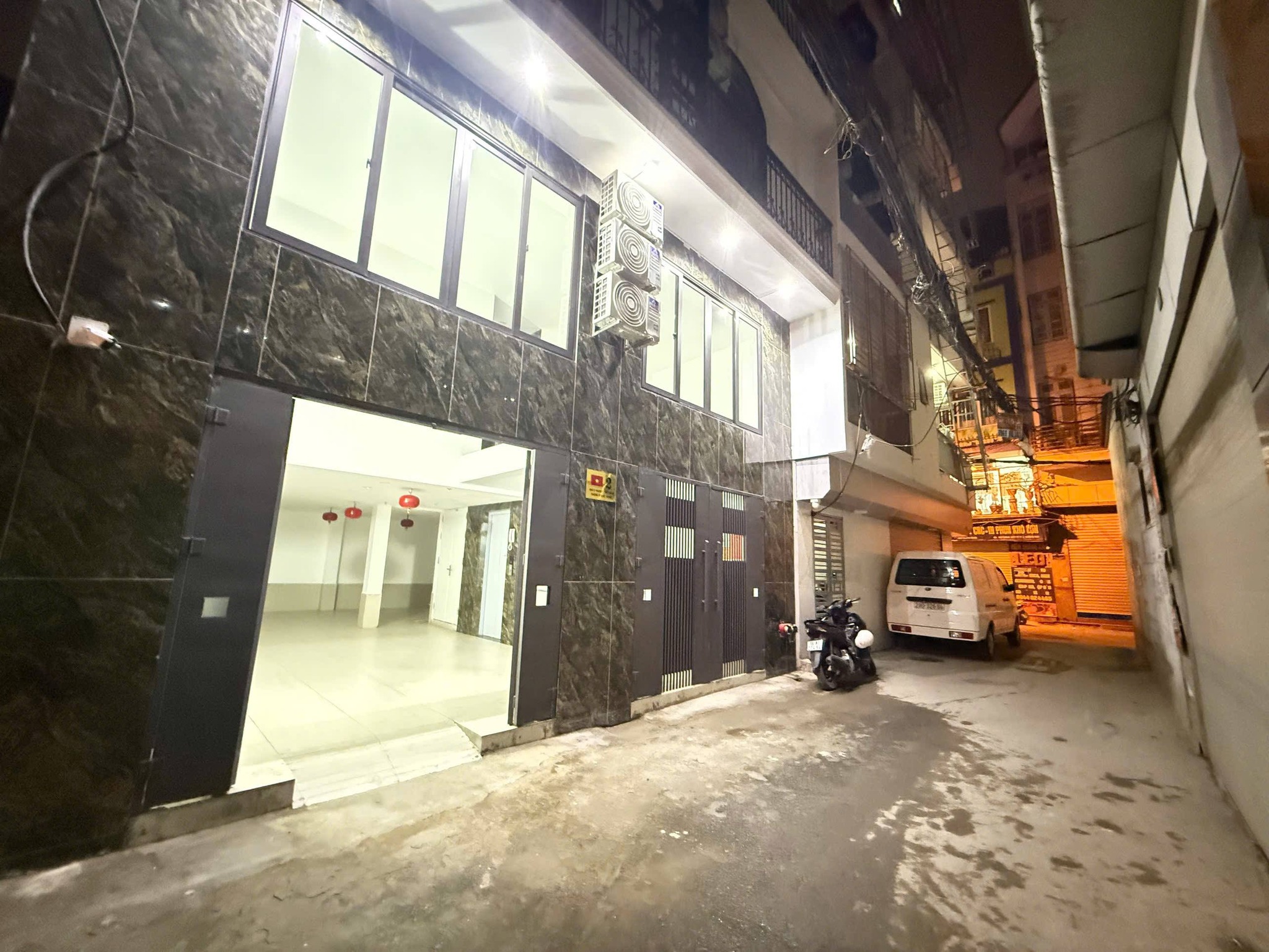 Gia Đình Cần BÁN toà nhà Dòng tiền cực khùng tại Phú Đô