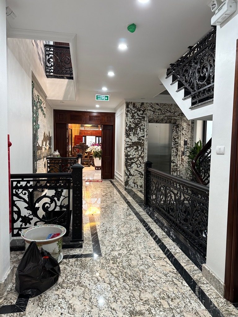 Bán nhà siêu đẹp Ngọc Thụy- Dân xây -Ô tô tránh- 100m 6 tầng thang máy nhỉnh 22 tỷ(TL)