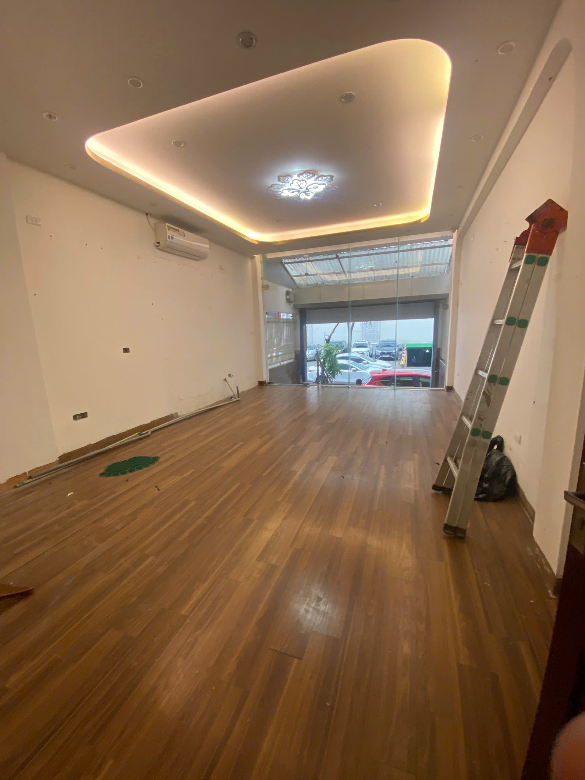 Cho thuê biệt thự mới đẹp hiện đại KĐT Mễ Trì Thượng. DT 150m, 4t, mt 10m. Giá 32tr