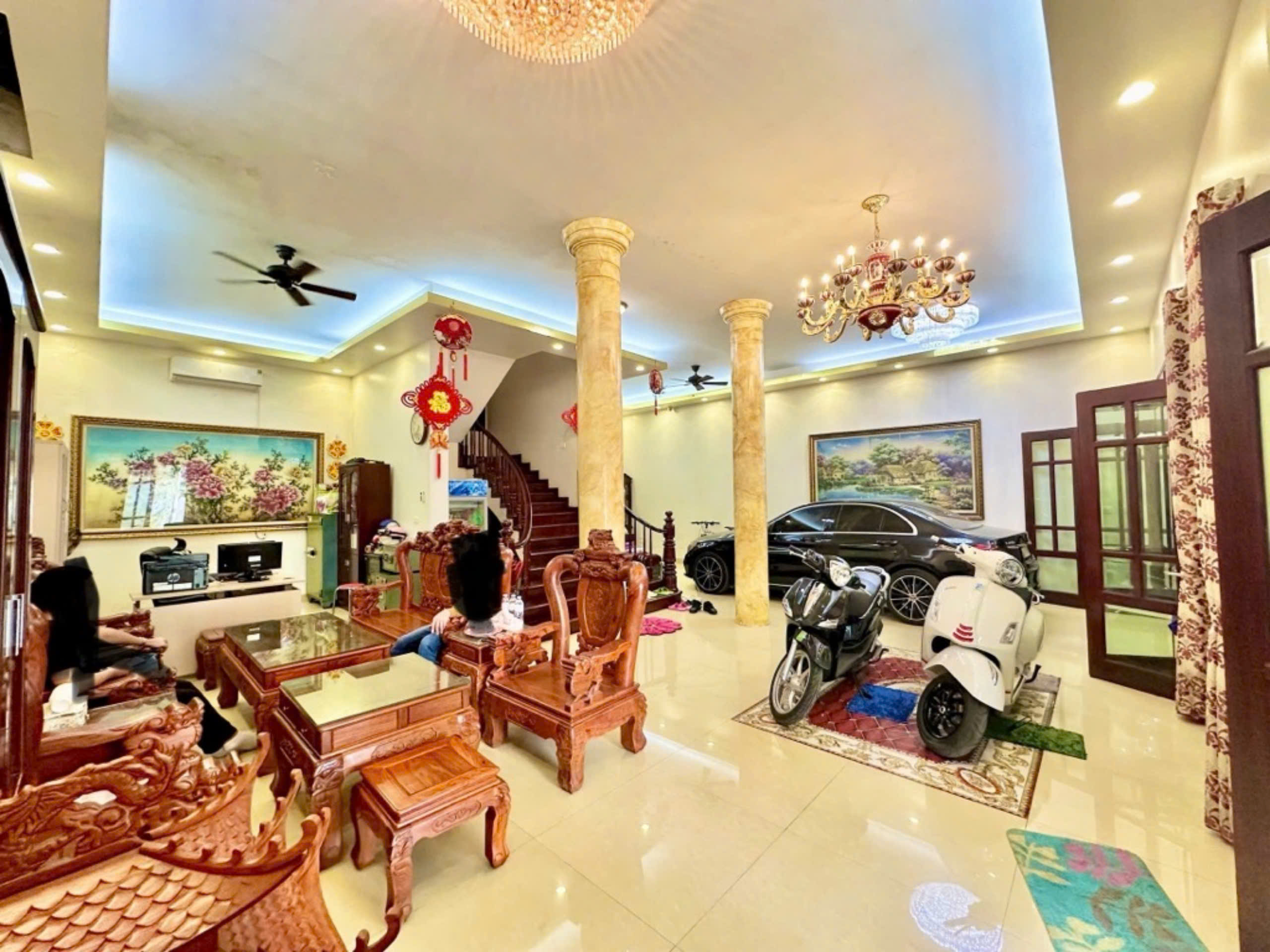 Siêu phẩm, bán nhà Trích Sài, ô tô vào, biệt thự sân vườn 130m, chỉ 40 tỷ