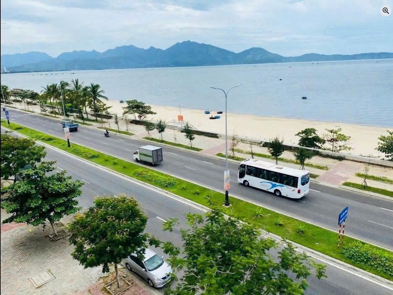 BÁN LÔ ĐẤT MẶT TIỀN NGUYỄN TẤT THÀNH – VIEW BIỂN – CỰC KỲ HIẾM - DT: 128.5m² (ngang 5m)