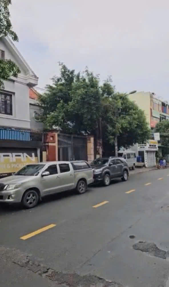 BÁN GẤP NHÀ XƯỞNG SIÊU ĐẸP ĐÔNG HƯNG THUẬN 17, Q12 – DT 2.563m² – GIÁ CHỈ 65 TỶ