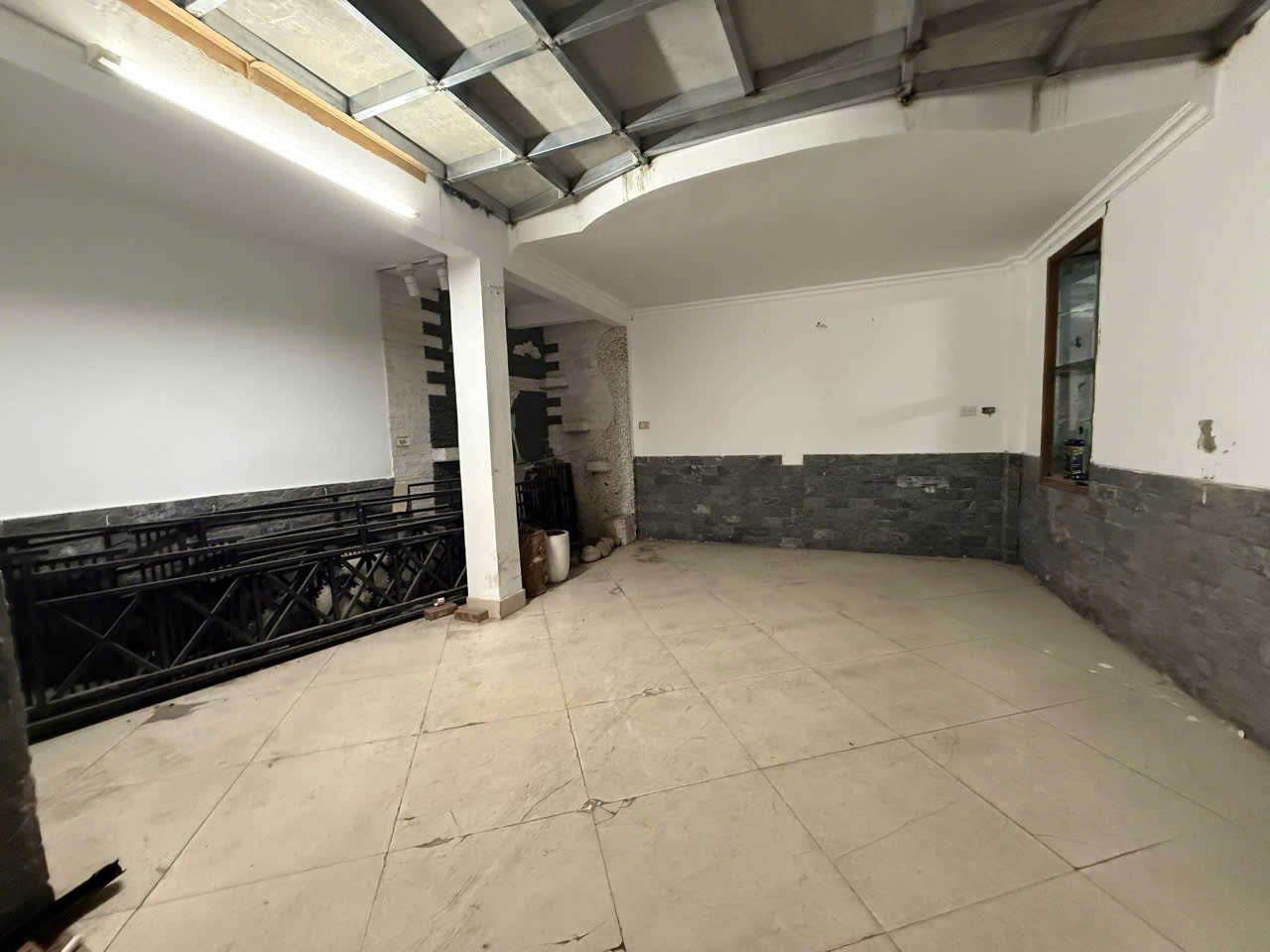 CHÍNH CHỦ BÁN NHÀ HAI BÀ TRƯNG TRẦN KHÁT TRÂN 5 TẦNG 3 NGỦ GIÁ 7.x TỶ SỔ ĐỎ PHÁP LÝ CHUẨN KHÔNG QUY HOẠCH ( Có TL )