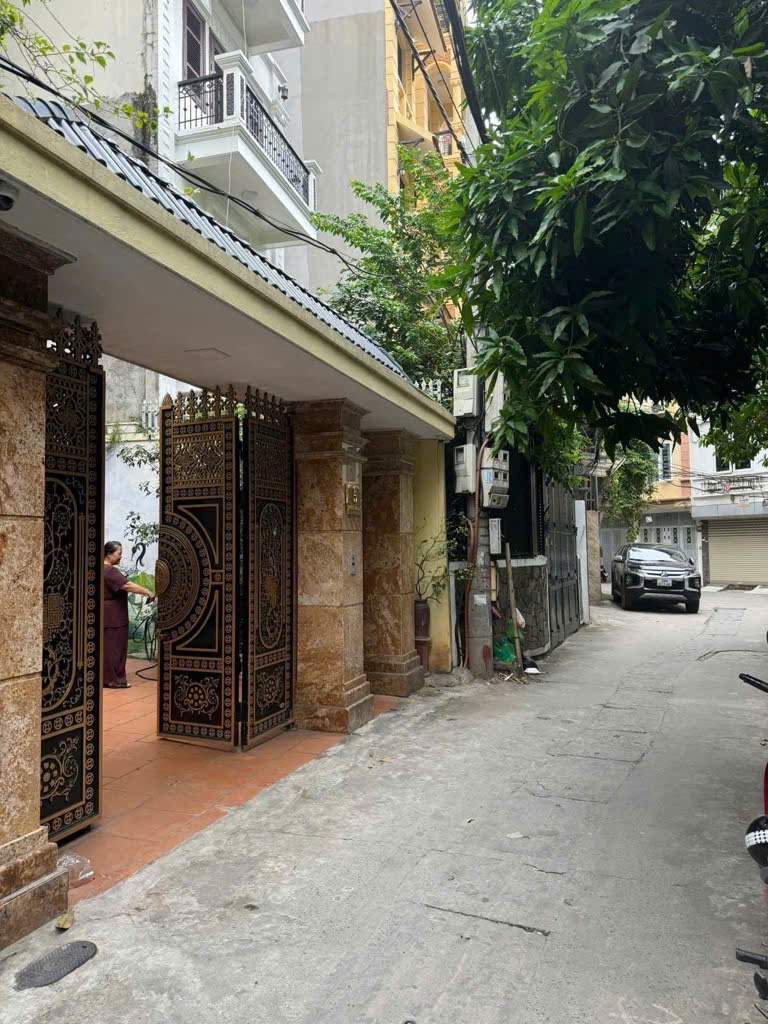 Hiếm, bán nhà Đội Cấn, phân lô, ô tô, 100m mặt tiền 5.2m, chỉ 25.3 tỷ