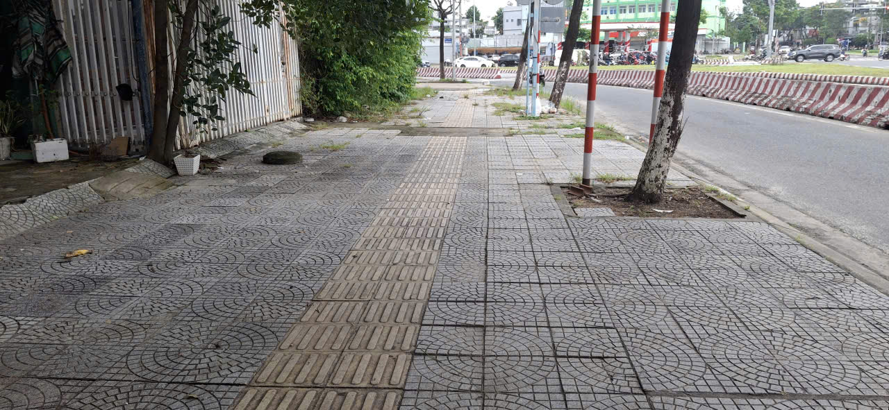 NHÀ 3 TẦNG ĐẸP – ĐẤT HƠN 100M² – ĐƯỜNG 30M LỀ 6M 9.9TỶ