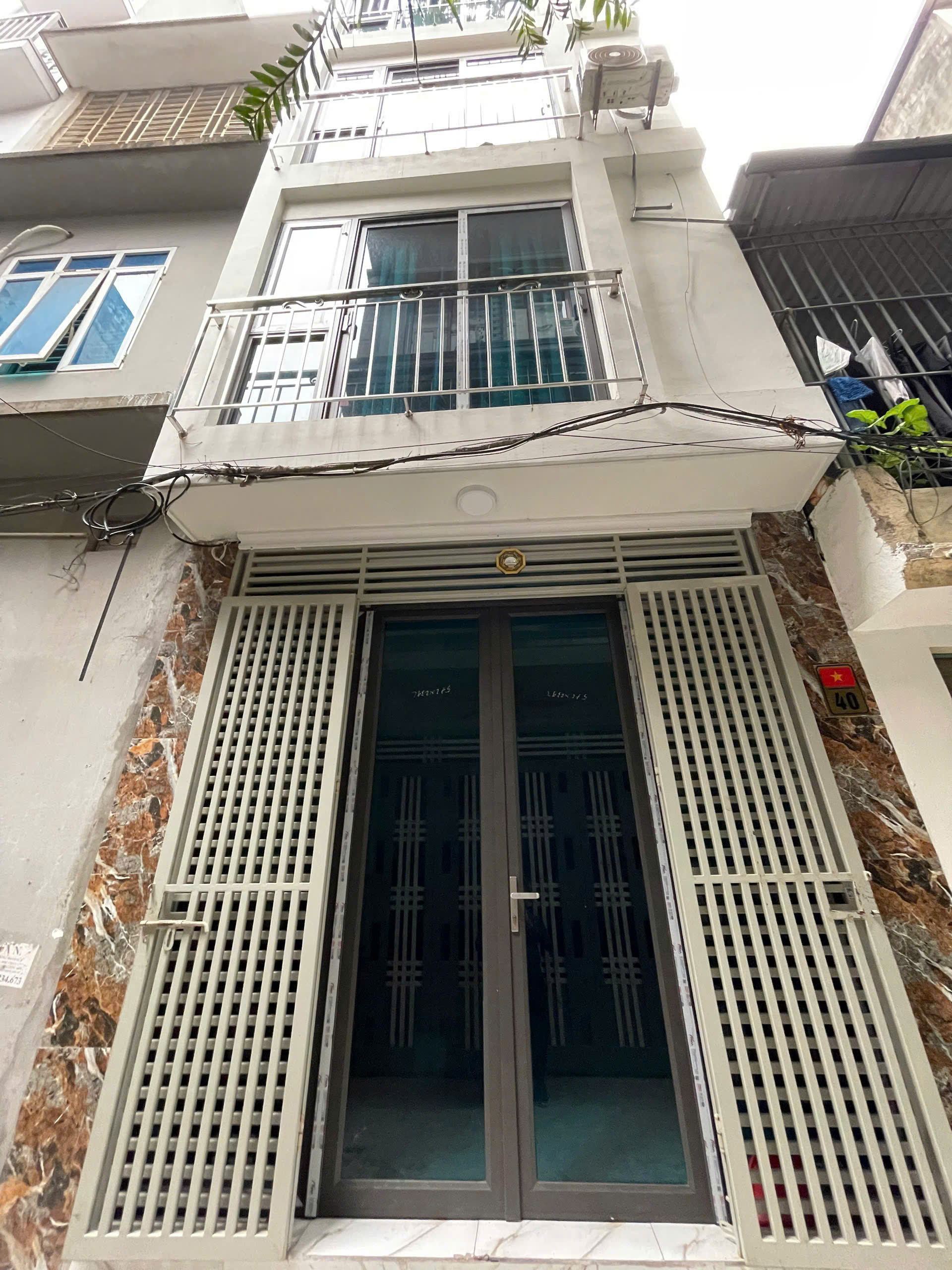 Nhà 5T tại La Khê, cách đường Lê Trọng Tấn 40m, ngõ rộng. Giá 7.x tỷ