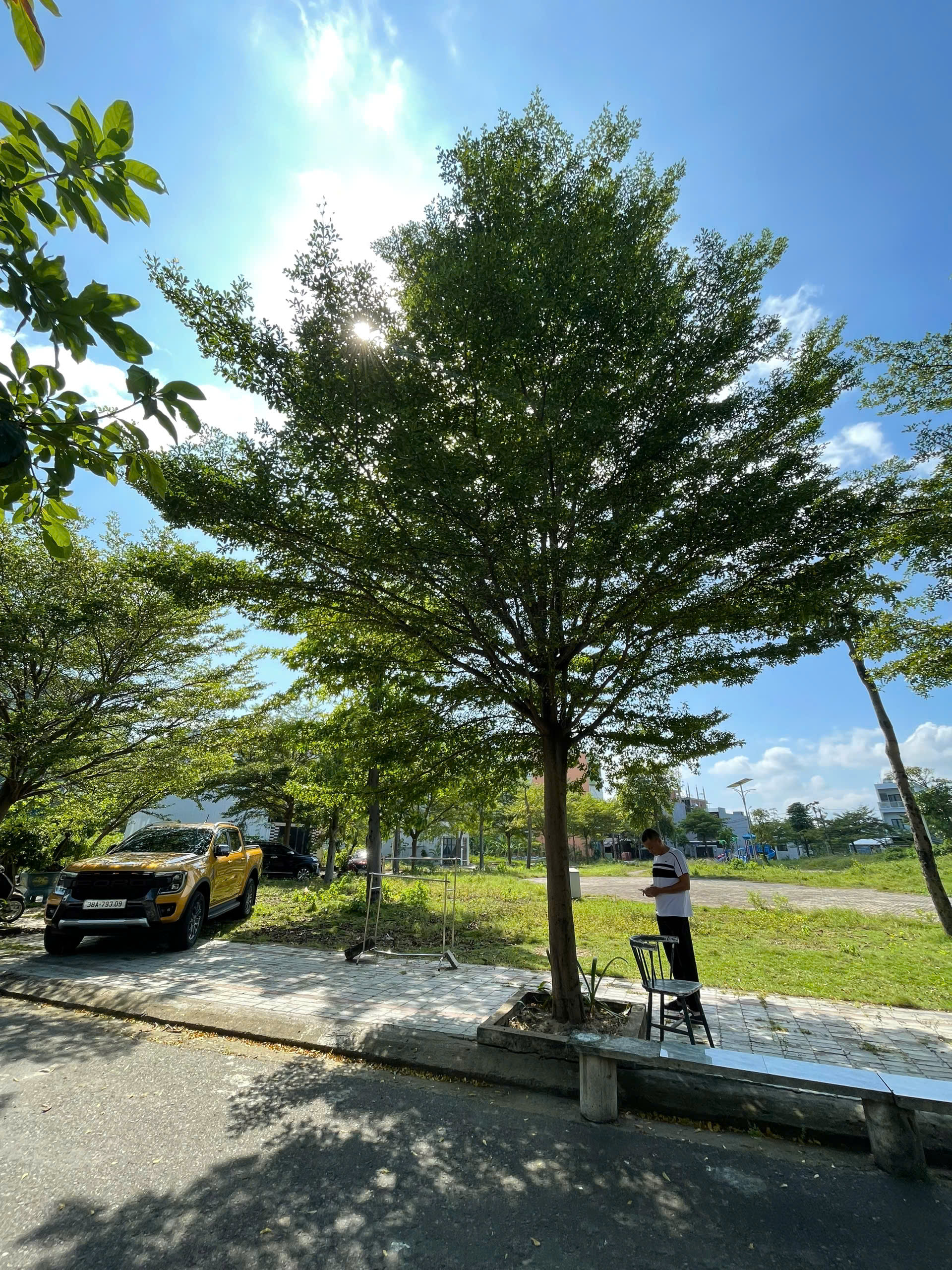 BÁN NHÀ CẤP 4 – VỊ TRÍ SIÊU ĐẸP – VIEW CÔNG VIÊN