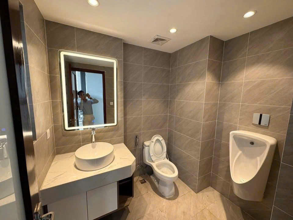 Cho thuê sàn văn phòng 150m2 ở Cầu Giấy