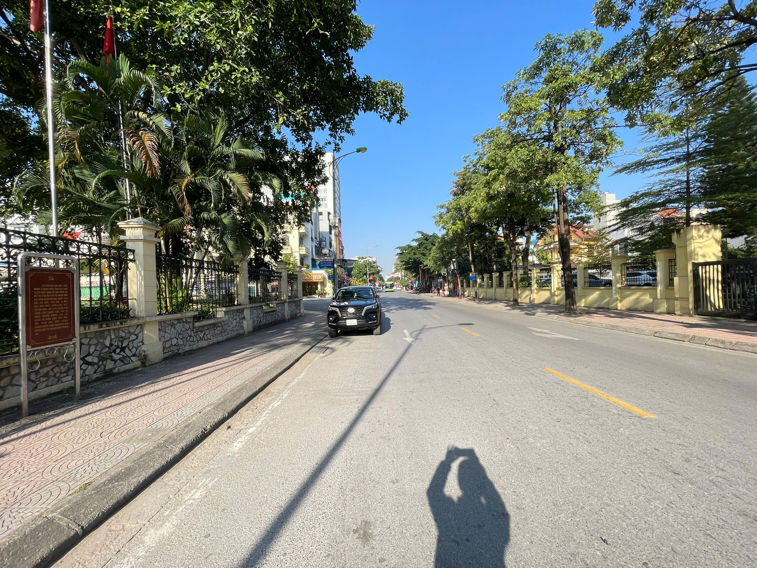 BÁN NHÀ ĐẸP PHỐ NGUYỄN SƠN – OTO VÀO NHÀ 50m² • 5 Tầng • MT 3.6m • Giá nhỉnh 16 tỷ