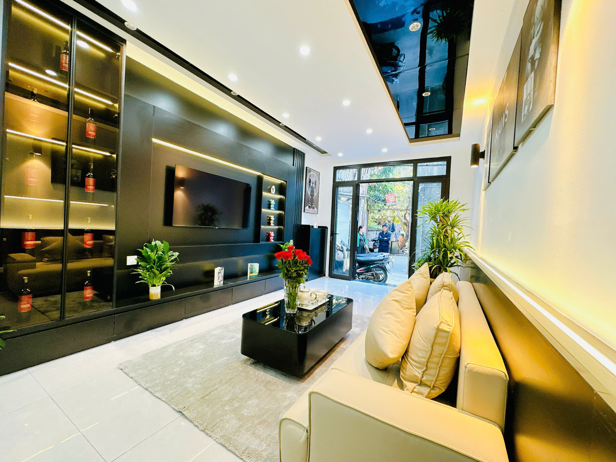 Gần bến xe Giáp Bát - Giái Phóng - Trương Định - 35mx6 tầng ô tô kinh doanh - giá cực tốt - nhà đẹp!!!