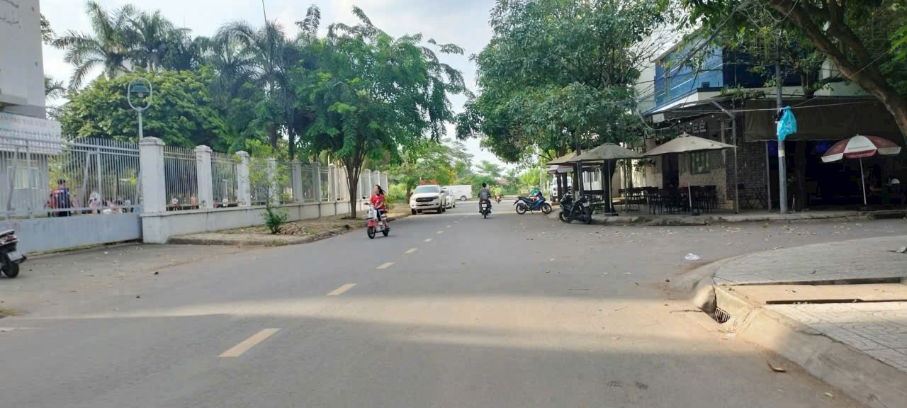 Bán 8 căn Biệt thự (10m-20m) Thuộc Khu Phú Nhuận, đường Lê Thị Riêng, Thới An, Q12.