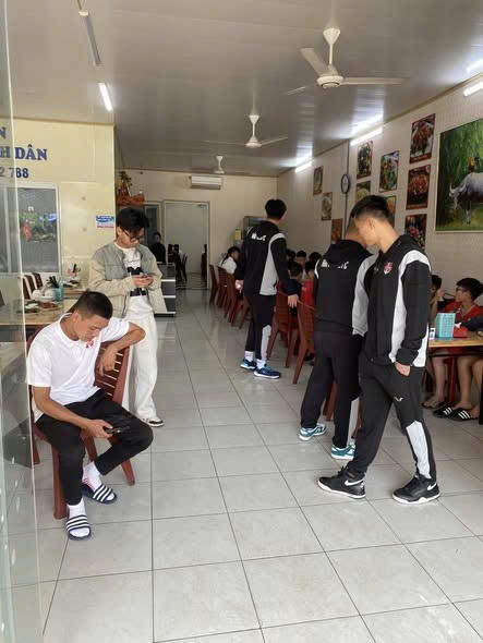 CHÍNH CHỦ SANG NHƯỢNG NHÀ HÀNG - HOẶC TÌM NGƯỜI CÙNG KẾT HỢP DO KHÔNG CÓ THỜI GIAN QUẢN LÝ