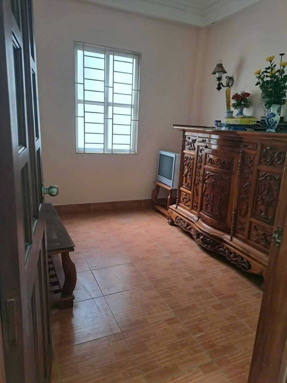 Cho thuê nhà ngõ 546 Trần Cung, Hà Nội.