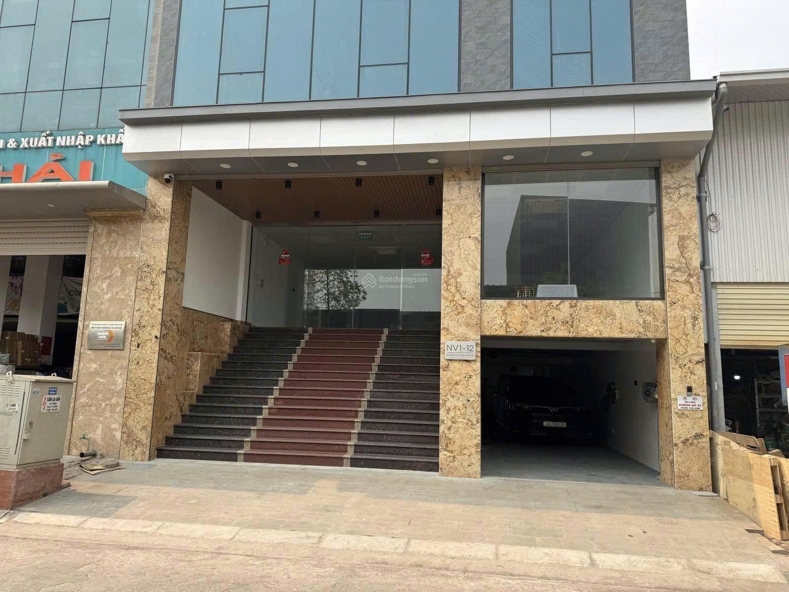 Chính chủ cho thuê tòa nhà làm văn phòng 4 tầng 15tr/thg/sàn/ 130m2 - xã Tứ Hiệp,Thanh Trì, Hà Nội