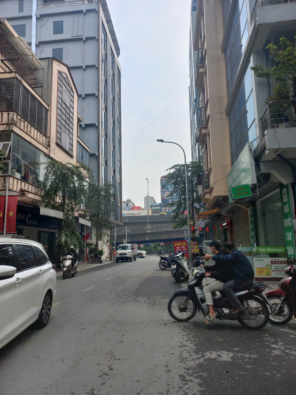 BÁN NHÀ MẶT PHỐ THANH XUÂN, OTO TRÁNH VỈA HÈ KINH DOANH SẦM UẤT, 61M2 MT4.5 NHỈNH 30 TỶ