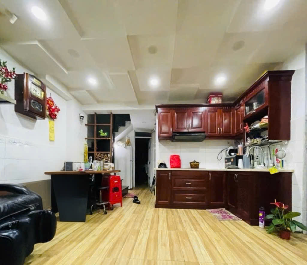 Nhà hẻm Lê Văn Sỹ - QUẬN 3 - 4 x 10 m - 4 Tầng - 5.5 tỷ