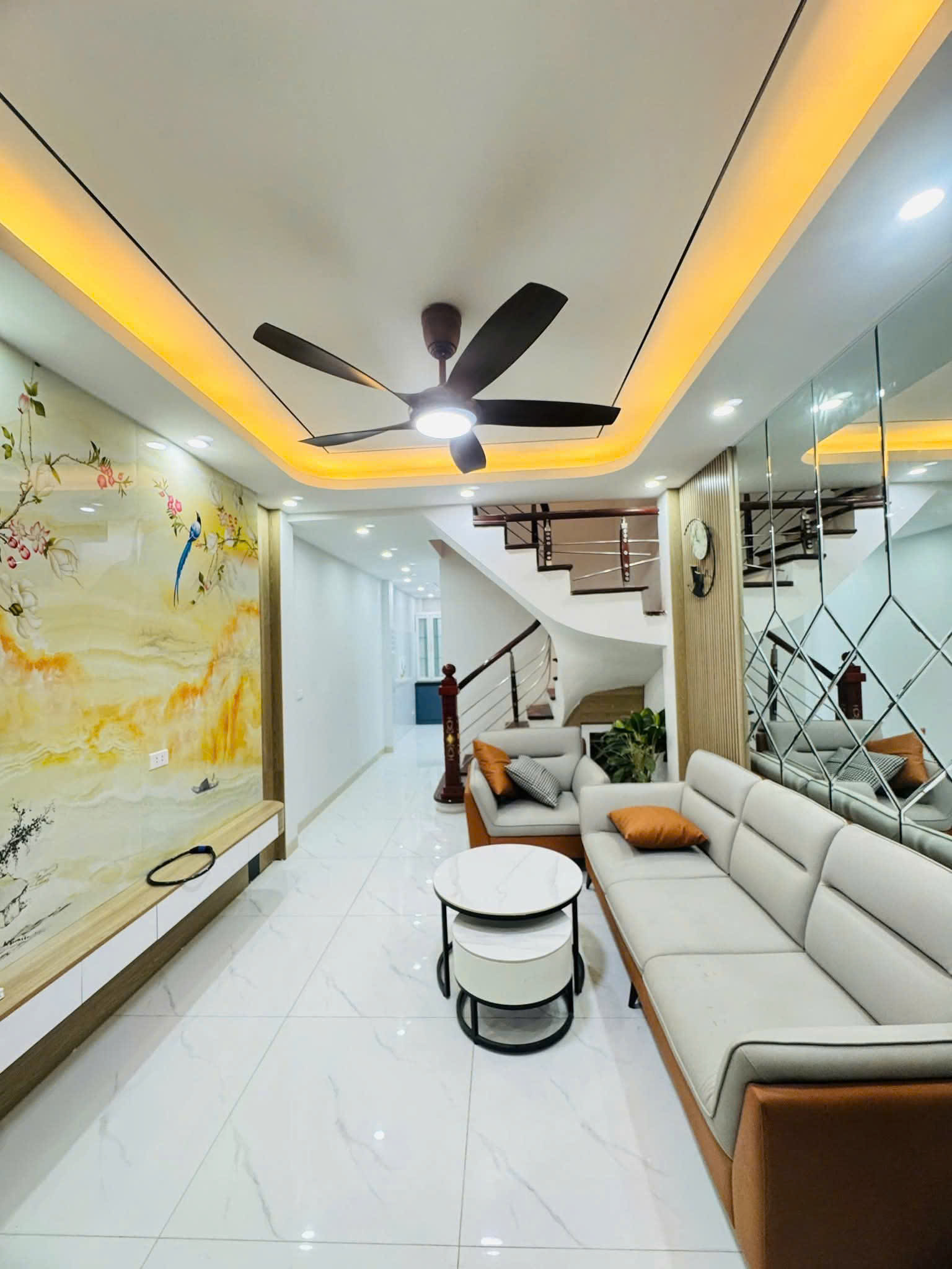 Nhà 5 tầng 38m2 cần bán tại mỹ đình - nam từ liêm - giá 8.7 tỷ có thương lượng