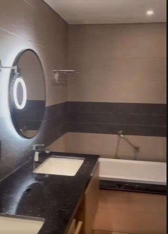 Chính chủ cần bán căn A711A tầng 7 tòa A căn hộ Citadines được quản lý bởi tập đoàn Ascott.( Có video căn đính kèm)