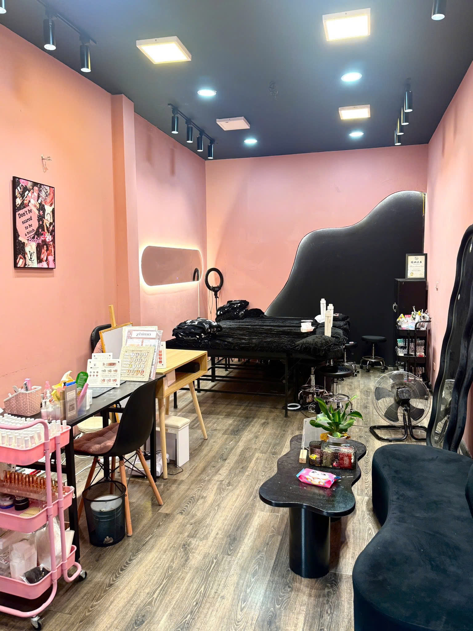 CHÍNH CHỦ CẦN SHARE MẶT BẰNG KẾT HỢP NỐI MI TẠI, PHƯỜNG HÀNG MÃ, QUẬN HOÀN KIẾM,HÀ NỘI