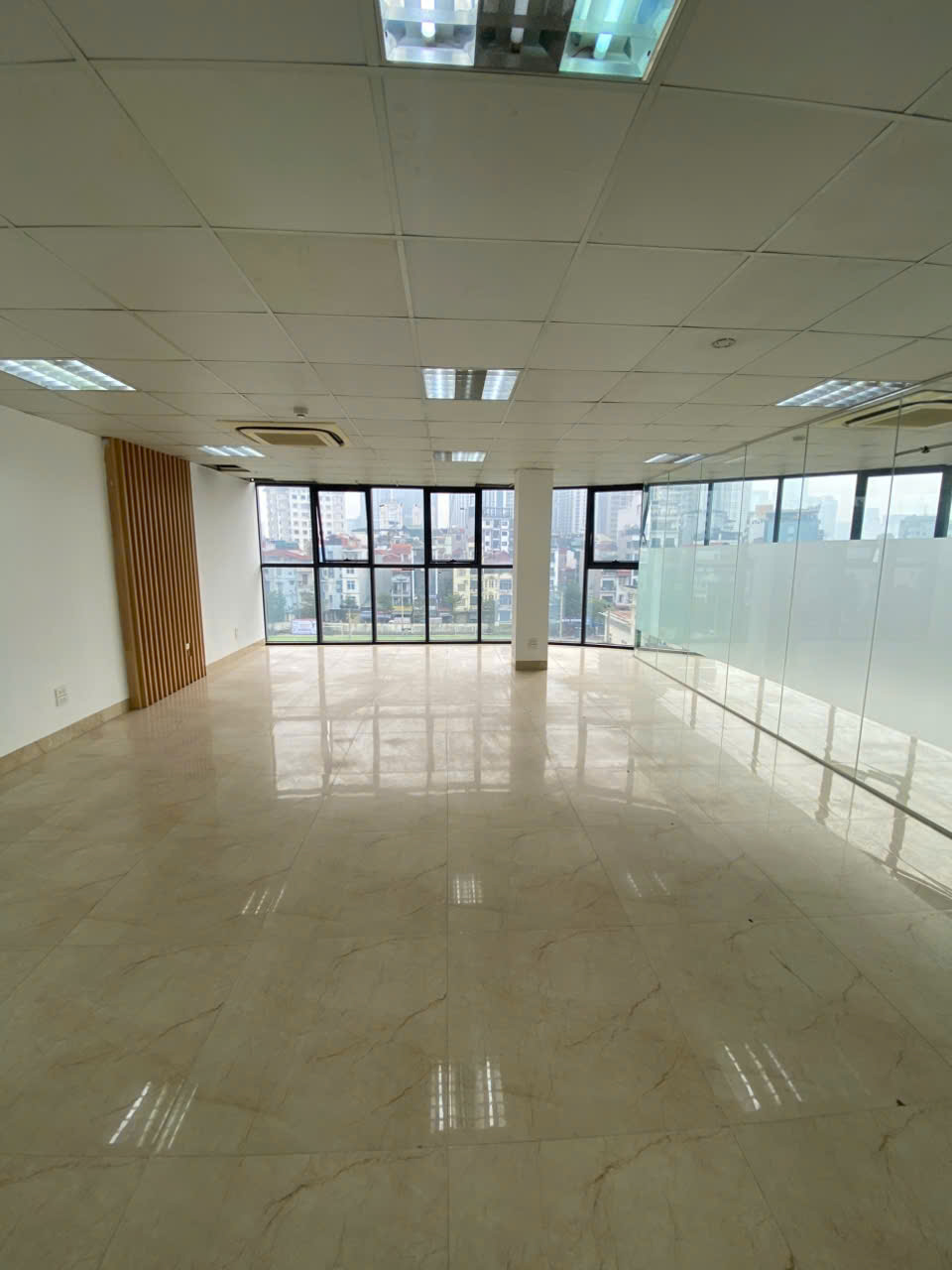 Cho thuê sàn văn phòng 130m2 ở Lê Đức Thọ- Mỹ Đình