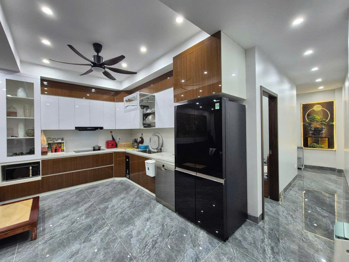 MẶT PHỐ VẠN PHÚC – TRUNG TÂM BA ĐÌNH – 52M² – 5 TẦNG – MẶT TIỀN 3.4M – GIÁ 40 TỶ