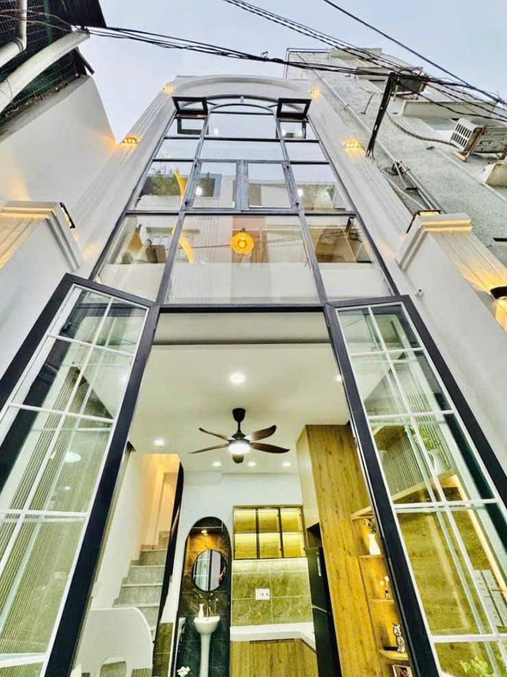 Nhà mới Huỳnh Văn Bánh - QUẬN PHÚ NHUẬN - 4 Tầng - 4.69 tỷ