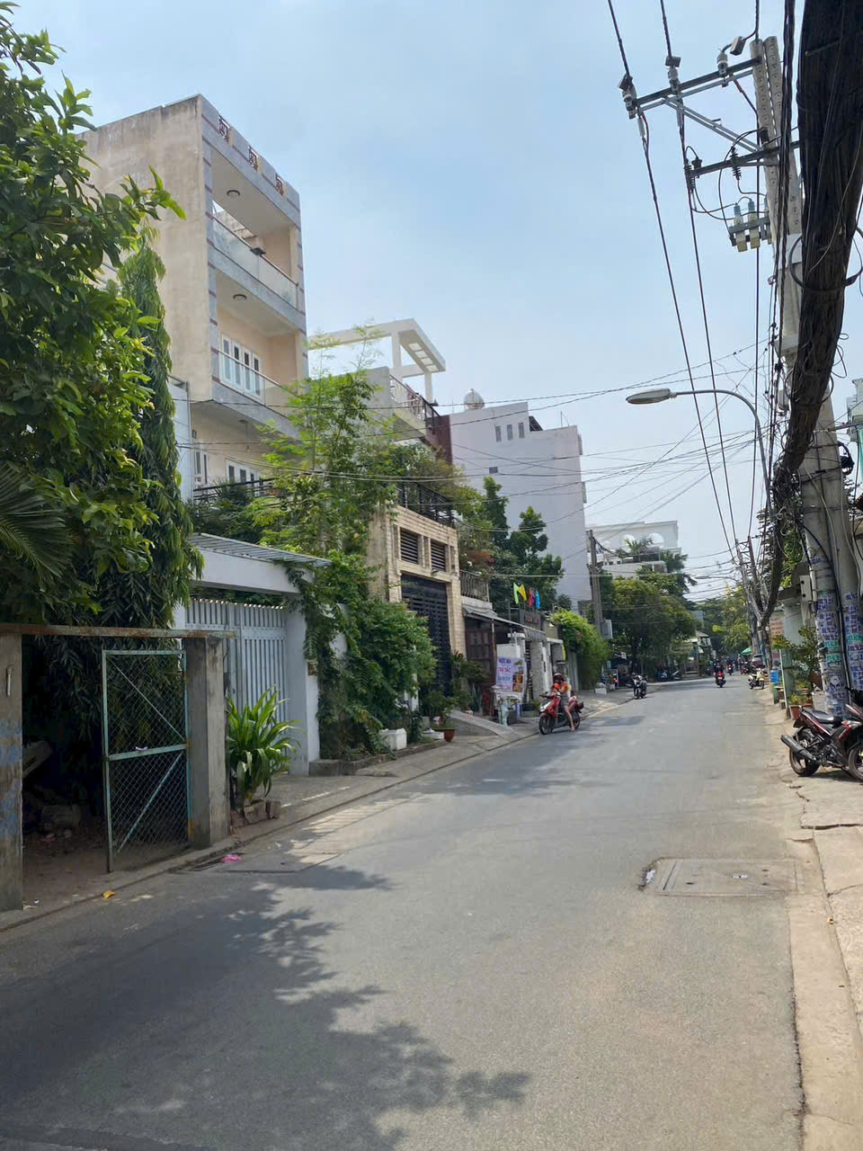 cần Bán nhà mặt tiền kinh doanh Quốc Hương, Phường Thảo Điền.