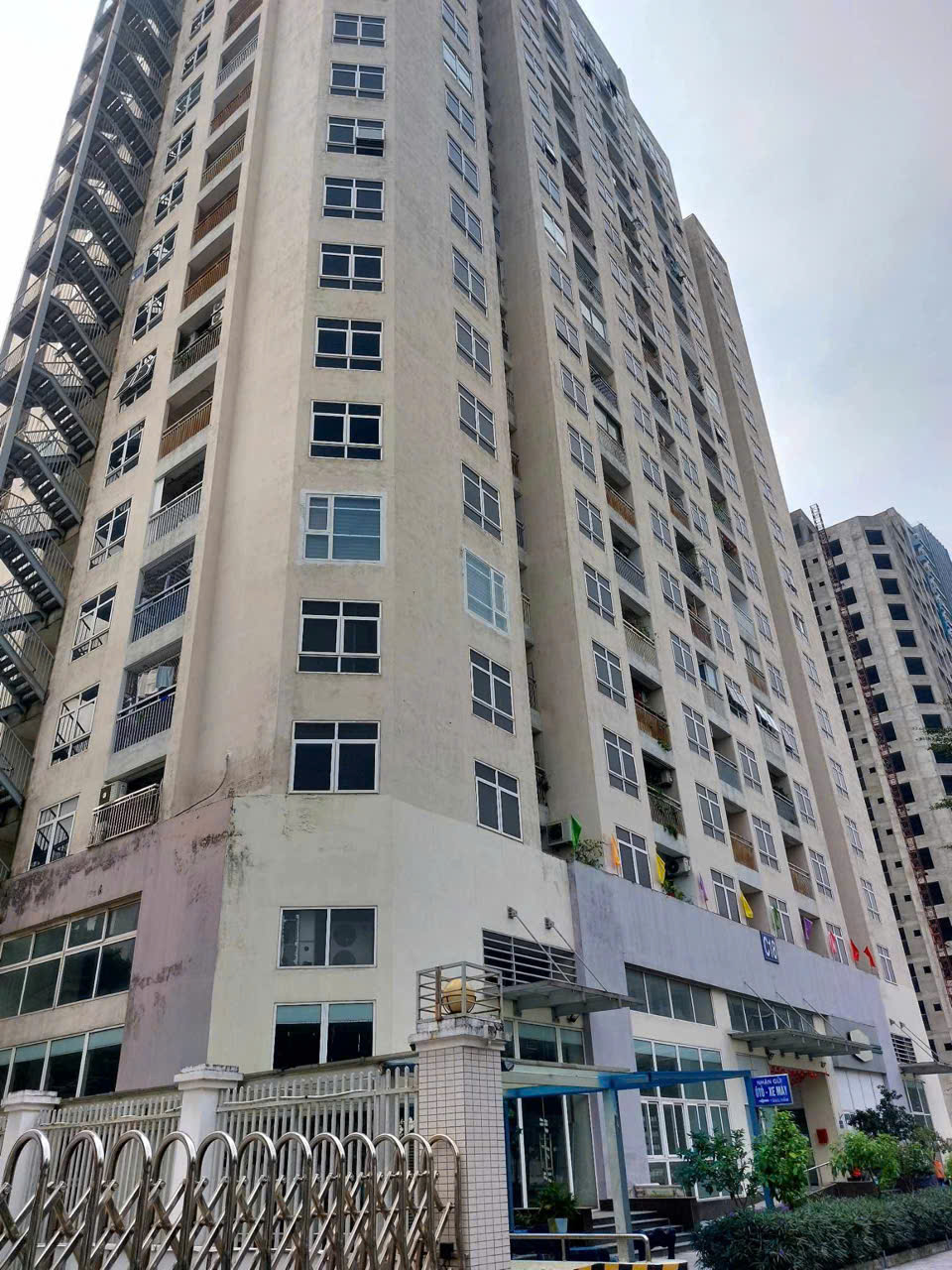 Căn hộ chung cư tái định cư C18 Xuân La, sau quận ủy Tây Hồ! - Diện tích 88m, 3 ngủ, 2 vs!