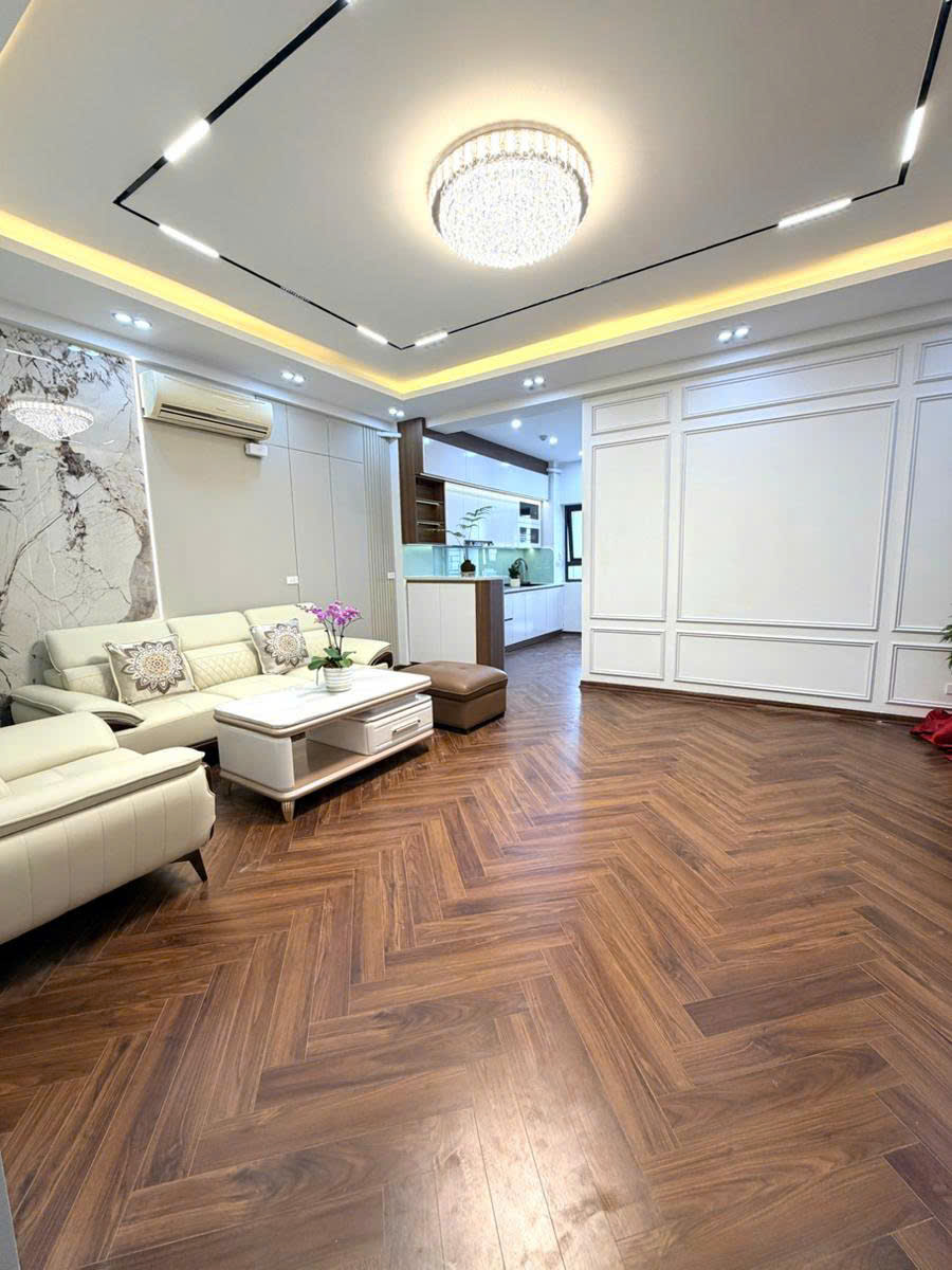 Bán Nhà Vị Trí Kinh Doanh Mặt Phố Dương Quảng Hàm – Lô 100m² Mặt Tiền 4.5m – Giá 40 Tỷ