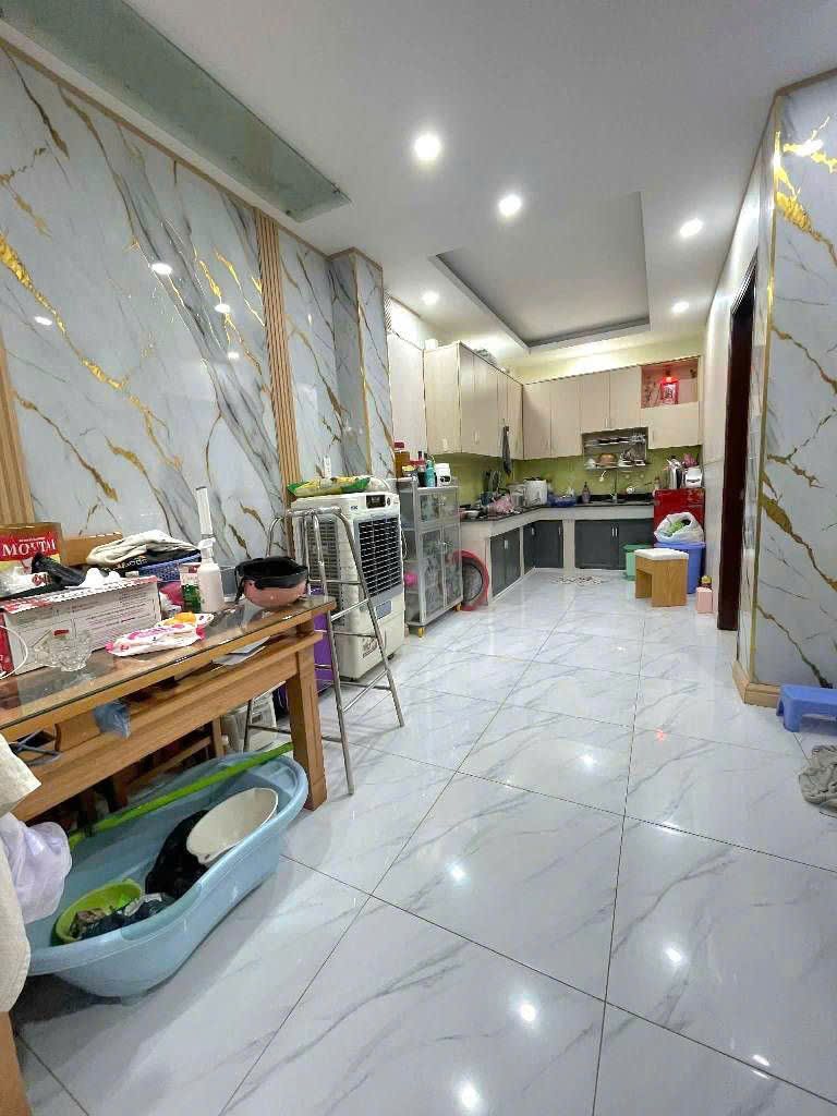 Gần cầu vượt Ngã Tư Ga - 5 TẦNG - 60m² - 7,25 TỎI