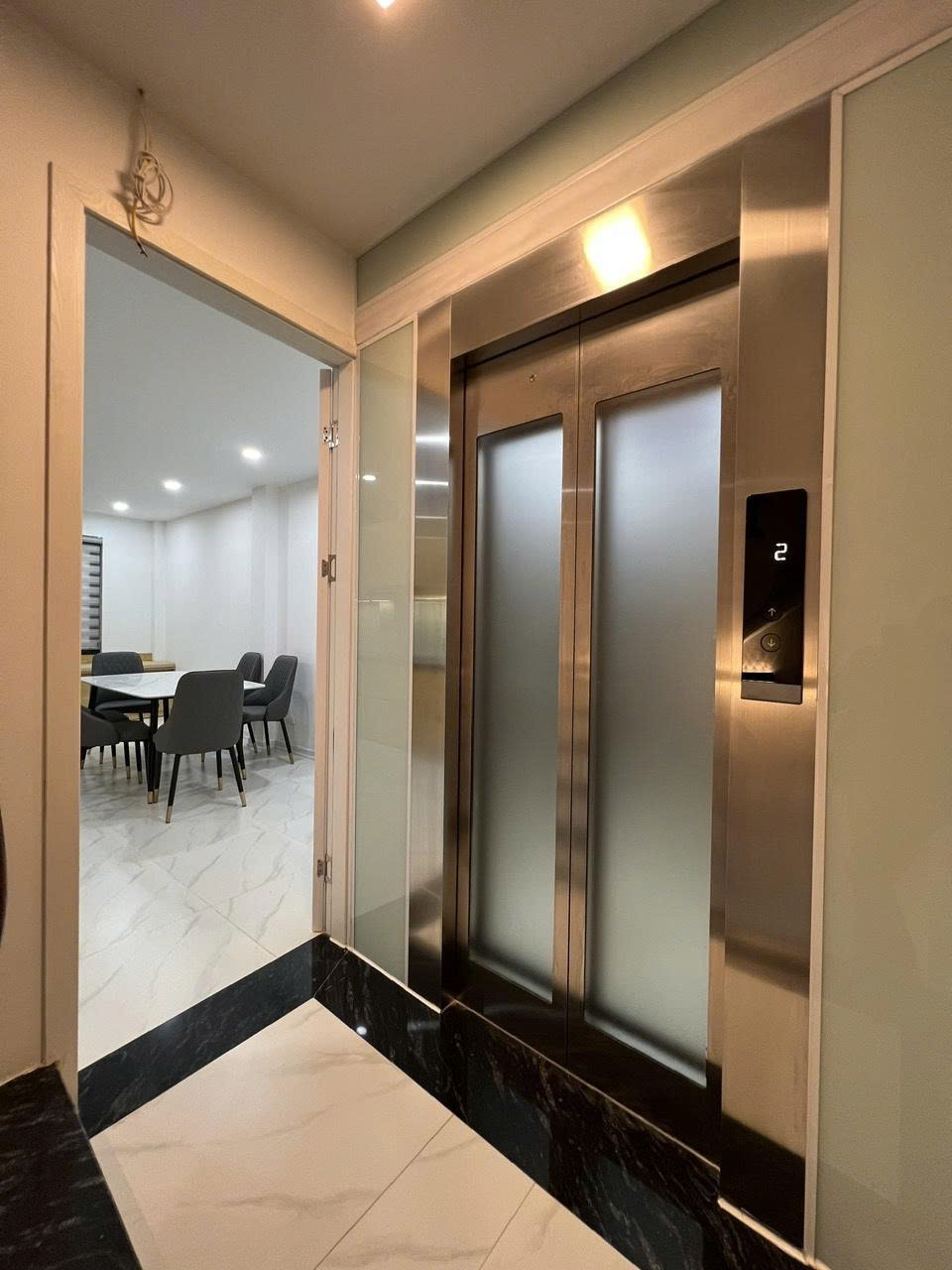 Mới đẹp phố Tôn Thất Tùng 41m2, 6T thang máy 2 thoáng, mặt tiền 4.5m giá 11.95 tỷ