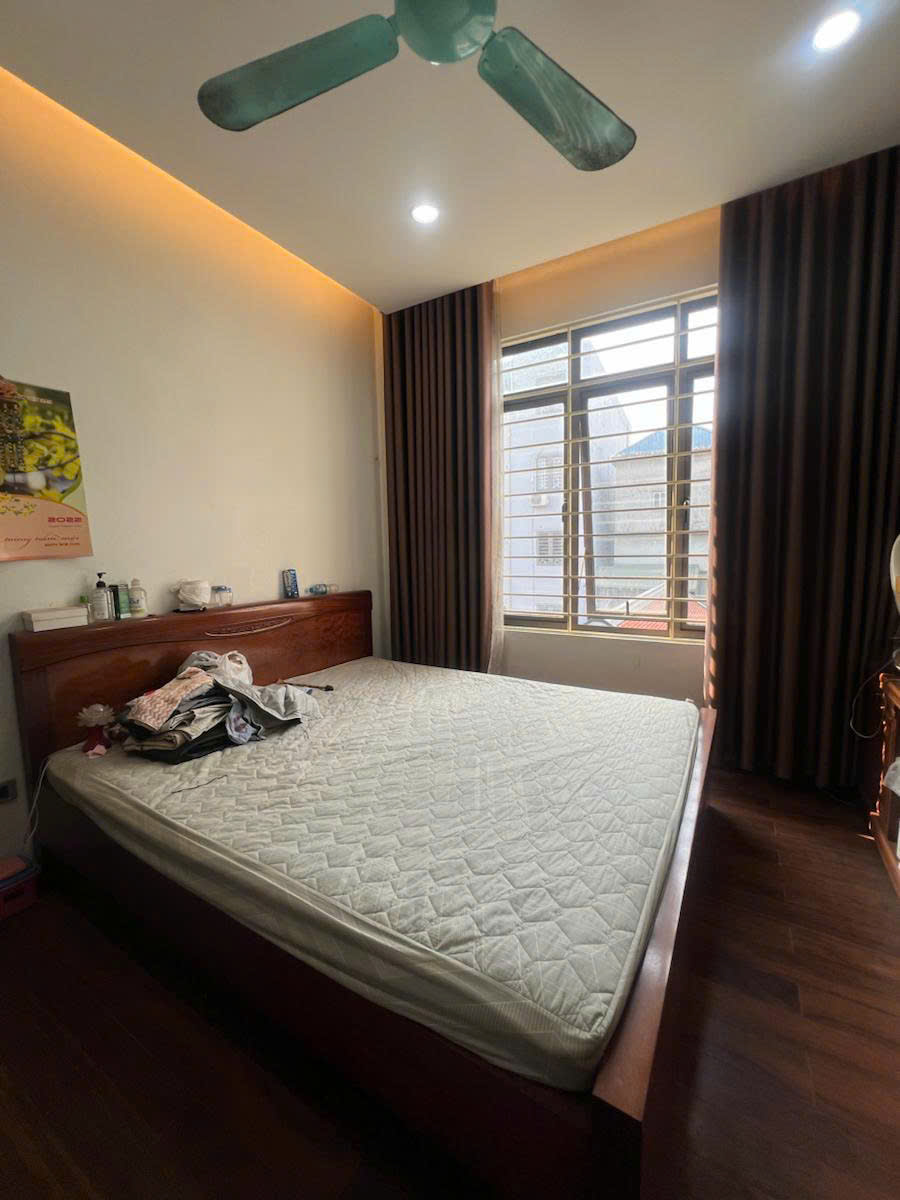 Mặt Phố Phan Văn Trường – 32m² – 4 Tầng – Mặt Tiền 3.4m – Giá 25 Tỷ – Vị Trí Kinh Doanh