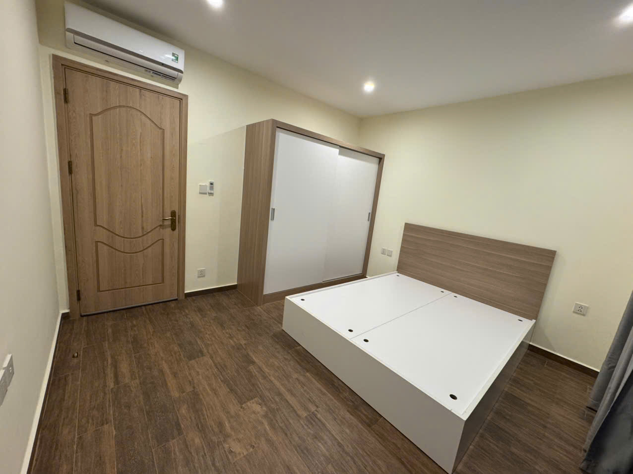 MÌNH CẦN CHO THUÊ LẠI 1 PHÒNG TRONG CĂN HỘ HOÀN THIỆN TẠI ĐẢO DỪA OP2, HUYỆN VĂN GIANG, TỈNH HƯNG YÊN